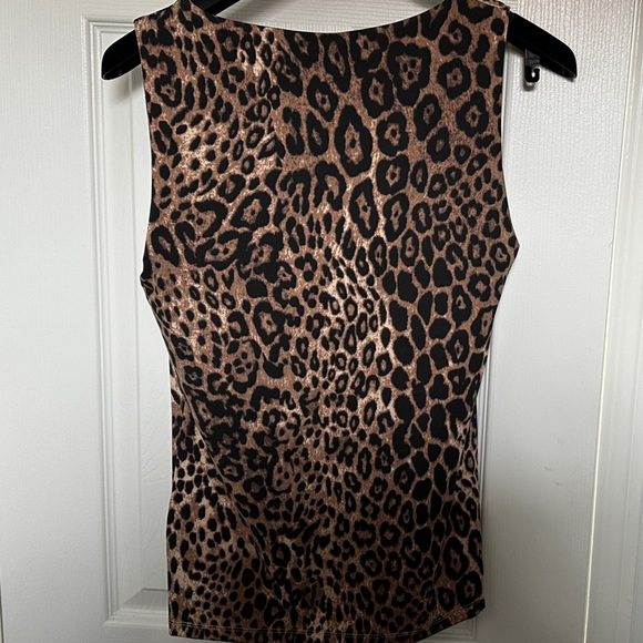 Sleeveless Leopard Print shirt in Brown & Black - Picture 2 of 4